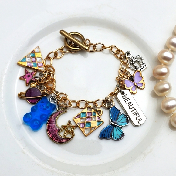 π5/$25 Butterfly Charm Bracelet - Picture 1 of 4